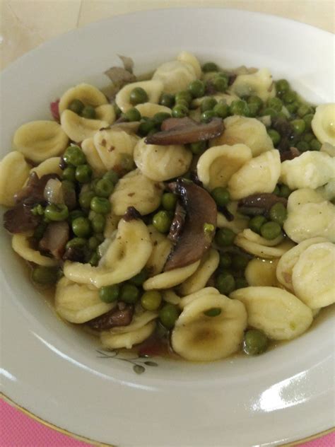 Orecchiette Con Funghi E Piselli Primo Piatto Blog Di Gigisbacking