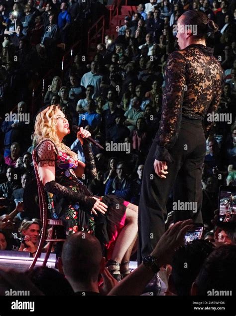 Madonna Act A En Vivo Durante Su Gira Rebel Heart En El American