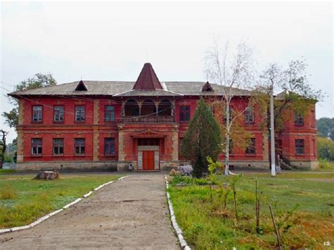 Маловідомі палаци України