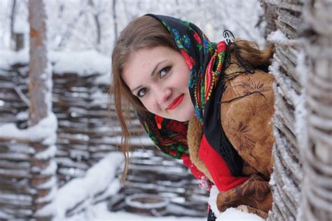 Русские красавицы | Russian beauty, Folk fashion, Russian fashion
