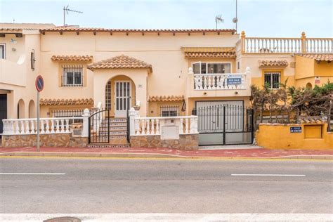 Chalet Adosado En Venta En Calle San Sebastian Cabo Cervera