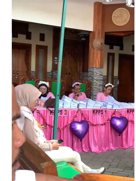 7 Potret Kostum Unik Anggota KPPS Saat Bertugas Kreatif Bikin Warga Terhibur Hot Liputan6