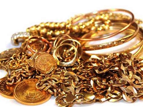 Gold And Silver Jewelery Worth 15 Lakhs Stolen Police In Search Of