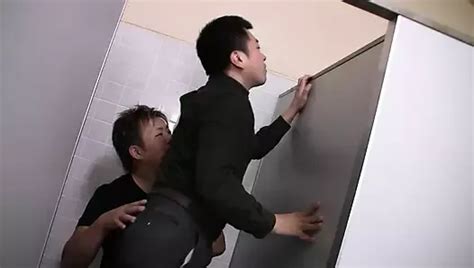 HORNY BITCH GAGS ON COCKS THEN GETS FUCKED TO CUMSHOT XHamster