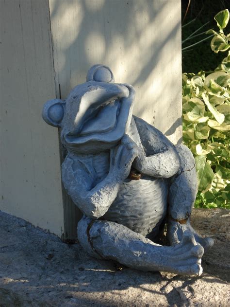 Pin by Andrea Eckstein on töpfern Garden art sculptures Frog art