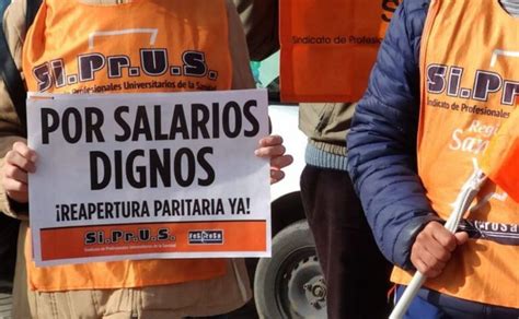 Profesionales De La Salud Paran Por 24hs Reclamo Por Salarios Y