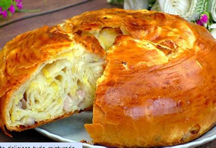 Torta Salgada Incrivelmente Deliciosa Tudo Misturado E Assado No Forno