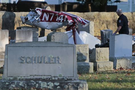 Officials Pilot Dies After Small Plane Crashes In Cemetery Ap News