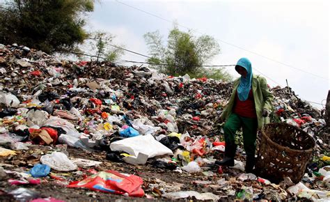 Penumpukan Sampah Masih Terjadi Di Tps Jakarta Terhangat Terpercaya