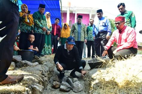 Dollah Mando Letakkan Batu Pertama Gedung Rektorat Dan Asrama STIKES