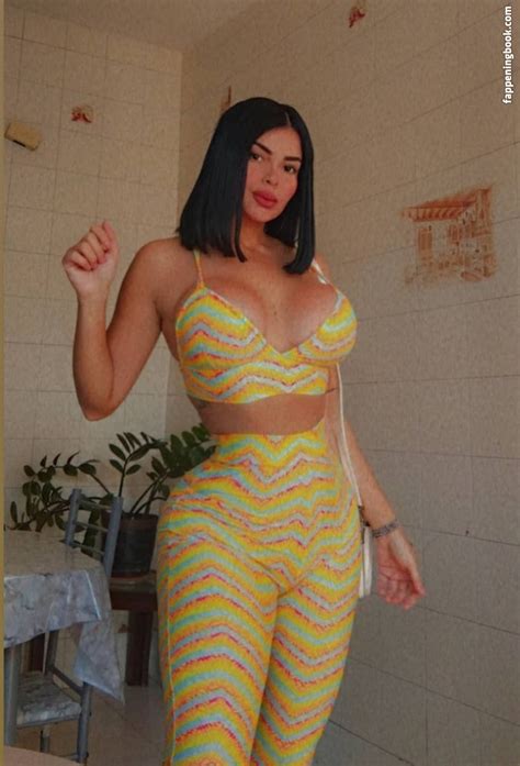 Paola Flores Nude OnlyFans Leaks Fappening FappeningBook