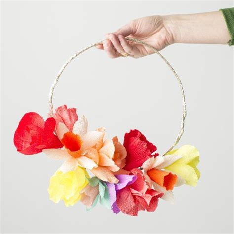 Learn How To Make This Paper Flower Rainbow Wreath For St Patrick S