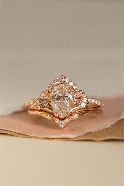 Lab Grown Diamond Engagement Ring Set Rose Gold Leaves And Diamonds Crown Bridal Ring Set