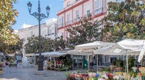 Plaza de las Flores in Cádiz Visiting Cádiz