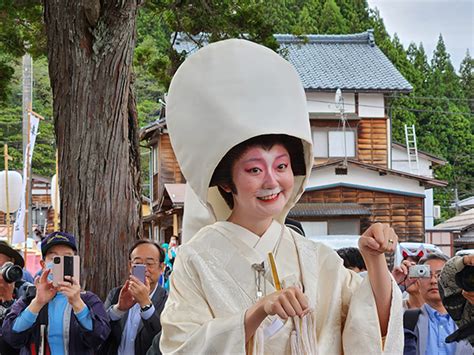 第41回 闇夜に浮かぶ幻想的な花嫁行列〜つがわ狐の嫁入り行列〜 新潟文化物語