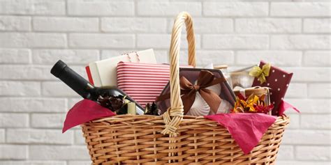 19 Creative Gift Basket Ideas for Women