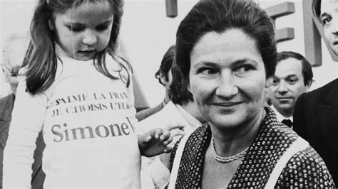 Simone Veil En Photos Marquantes Vogue Paris