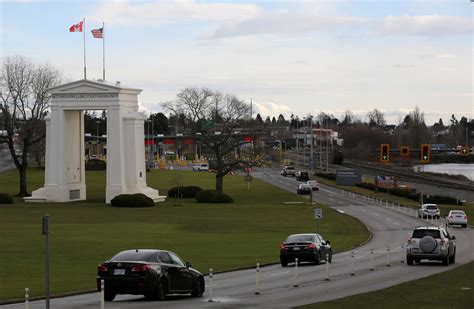 COVID-19: Canada-U.S. border closed to non-essential travel for ...