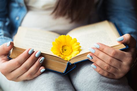 Iconic Blooms in Literature and Pop Culture – FloristiqueSG