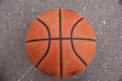 O laranja no basquete Mulheres à Cesta