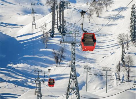 Gulmarg Gondola Records 148 Lakh Tourists Generates Rs 1186 Cr In 2