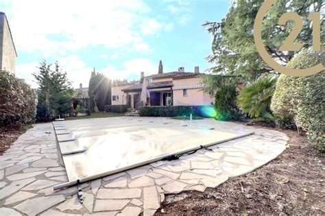 Vente Vente Roquebrune Sur Argens Villa Pieces Avec Piscine Et Cave