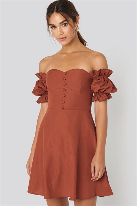 Off Shoulder Button Detailed Mini Dress Brun Na