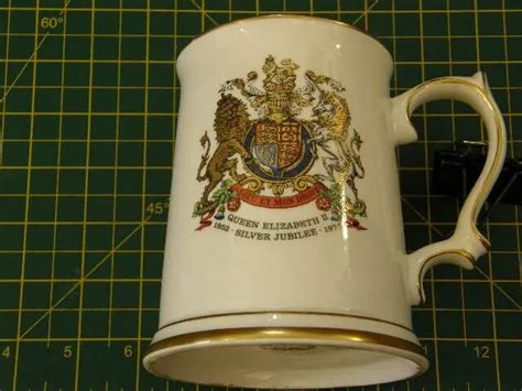 Royal Memorabilia Queen Elizabeth Ii Silver Jubilee Tankard Royal