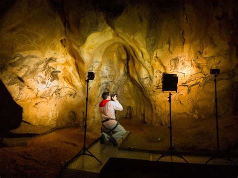 The amazing 32,000 year old drawings in the Chauvet Cave