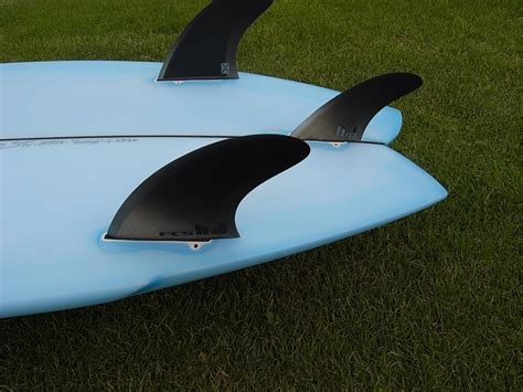 波情報 湘南 FX 4ウィングスワローパステルティントの2本 サーフボードクオリティーハードコア Quality Hardcore Distributions