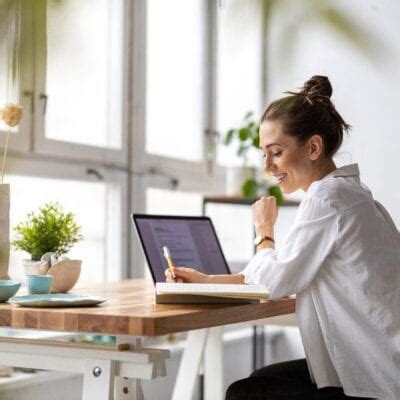 How To Become A Proofreader In 5 Simple Steps (No Experience) 