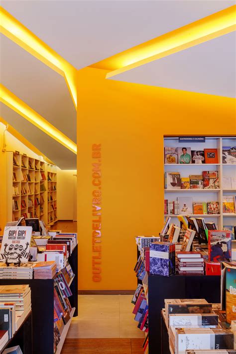 Outlet Do Livro - Galeria de Outlet de Livro / Mutabile Arquitetura - 6