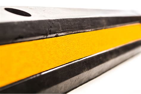 Купить КР-2,0 цельный Колесоотбойник резиновый (2000х150х100 мм) в Воронеже