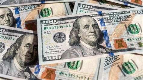 Dólar Cai Aproxima Se De Mínima Do Ano E Chega A R 4 78