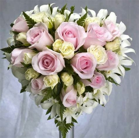 36 best Heart shaped bouquet images on Pinterest | Wedding bouquets ...