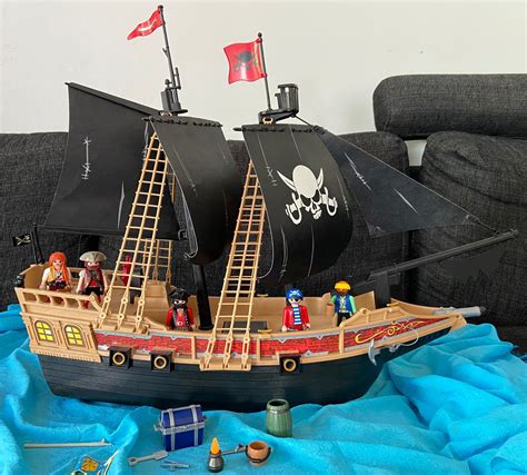 Playmobil Piratskepp med Figurer och andra till Köp på Tradera