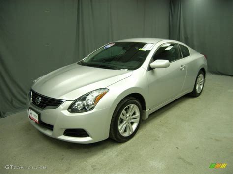 Brilliant Silver Nissan Altima S Coupe Photo