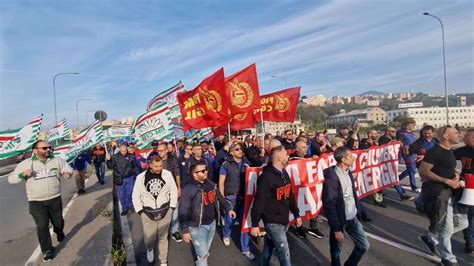 Ansaldo Energia Il Corteo Dei Lavoratori A Genova La Repubblica