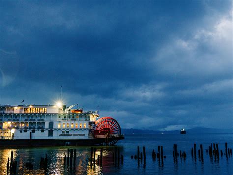 Super-Romantic Columbia River Cruises