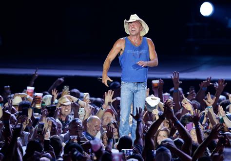 Kenny Chesney Concert Milwaukee