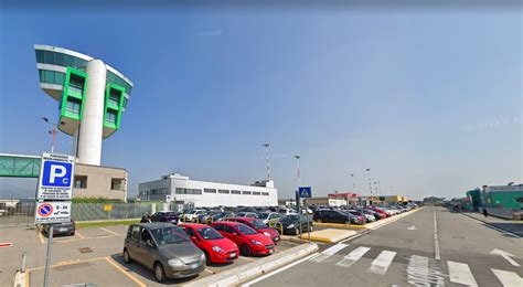 Orio Al Serio Aeroporto Di Orio Per Pasqua Parcheggio P Est A