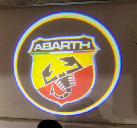 Luz Cortesia De Porta Projetor Fiat Abarth Palio Uno Strada