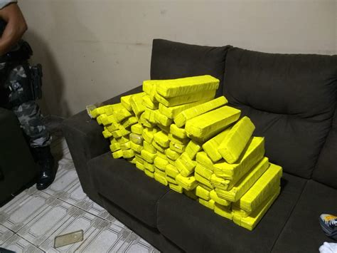 PM Flagra Venda De Drogas E Apreende Mais De 50 Quilos De Maconha Na