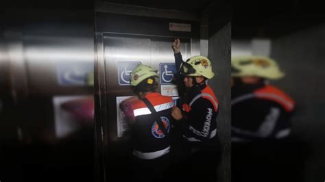 Tres Adultos Mayores Quedan Atrapados En Elevador De La Estaci N Zapata