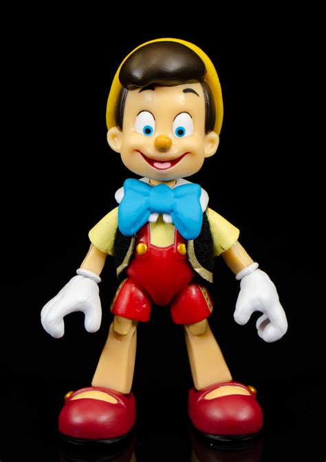 Super7 Disney ULTIMATES Pinocchio Figure Review