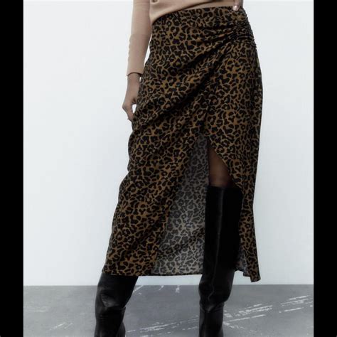 Zara Leopard Print Midi Skirt Size S Good Depop