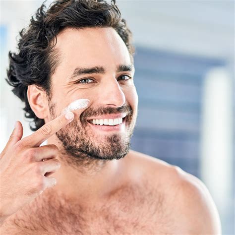 Skincare Uomo Ecco Come Si Fa Step By Step Skin Care Skin Men