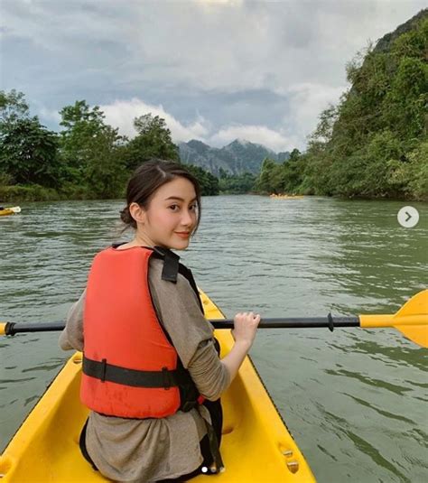 Hot girl Lào gốc Việt đẹp không tỳ vết khoe thân hình vạn người mê