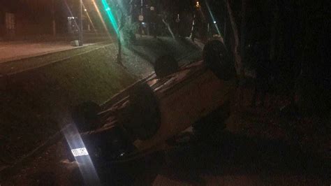 R Dio Acesa Fm Vr Carro Capota Na Beira Rio E Quase Cai No Rio Para Ba