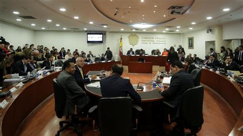 Aprueban Reducir El Salarios De Los Congresistas El País